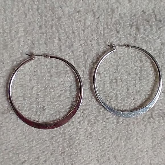 Silvertone large hoop wire earrings - Picture 1 of 2